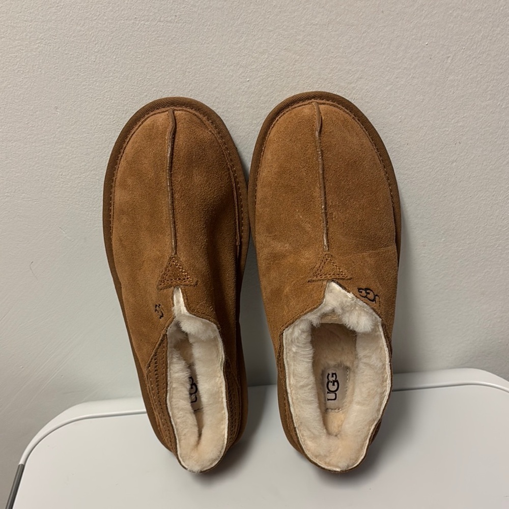 UGG Men's Neuman Slipper Chestnut Suede Slip-Ons - Picture 3 of 12